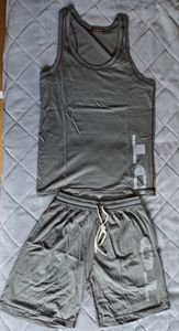 TOOT　上下セット　タンクトップ& ショートパンツ　サイズONE SIZE　グレーカーキ色