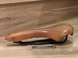 美品　BROOKS SWALLOW B15 サドル スワロー　レザーサドル　革サドル　bluelug ブルーラ