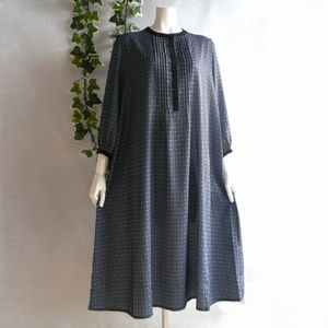 新品 a115 ML 幾何学柄 ピンタック ワンピース 紺系 春夏 レディース モード クラシック