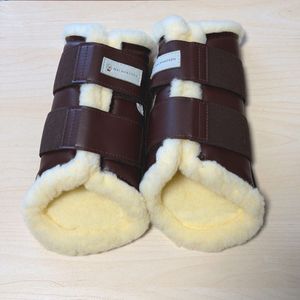 【乗馬用品】WALDHAUSEN ボア付きプロテクター Mサイズ・ブラウン