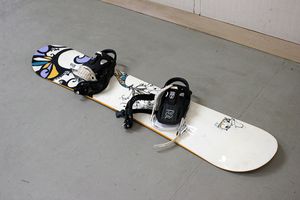 SALOMON サロモン snowboards スノーボード板 142cm ビンディング付き 中古 現状 G-20
