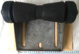 ★送料無料★ボートトレーラー　キールローラー　ブラケット