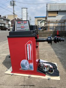 最新833　最大30インチ対応オートマチックホイールバランサー ウエイト貼り付け自動照準