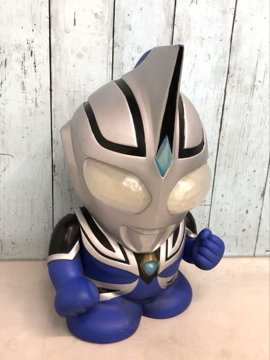 ウルトラマン 貯金箱 フィギュア 上下のカバー欠品 高さ約34cm 中古