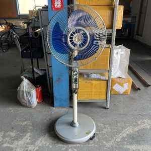 希少　扇風機　レトロ扇風機　アンティーク レトロ　ビンテージ　青羽根　未使用品 TOSHIBA 扇風機 S-35F21 昭和レトロ 当時物 青羽根 希少 - メルカリ