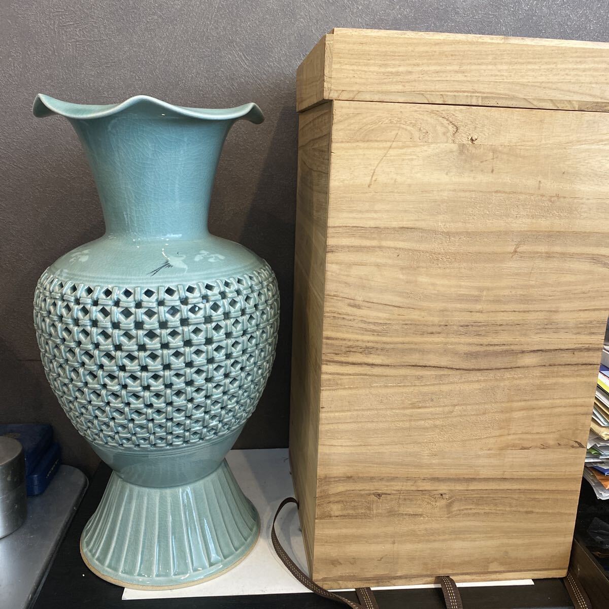 青磁 鶴 壺 透かしの値段と価格推移は？｜3件の売買データから青磁 鶴