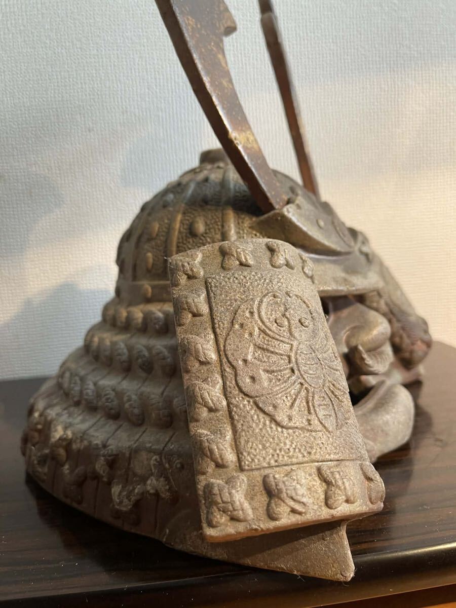 A259【名工】初代 小西陶古 造 備前焼茶碗 共箱 名工 小西陶古 作 備前焼 兜 共箱 栞付 陶印有 古武士の風格 重厚な土