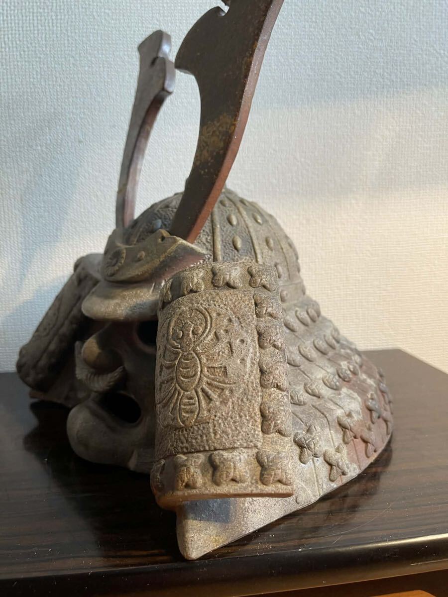 名工 小西陶古 作 備前焼 兜 共箱 栞付 陶印有 古武士の風格 重厚な土