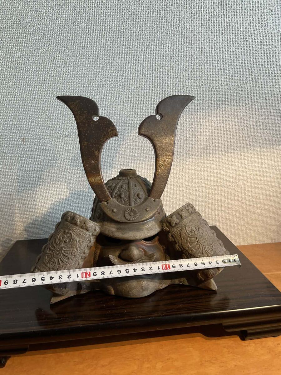 名工 小西陶古 作 備前焼 兜 共箱 栞付 陶印有 古武士の風格 重厚な土
