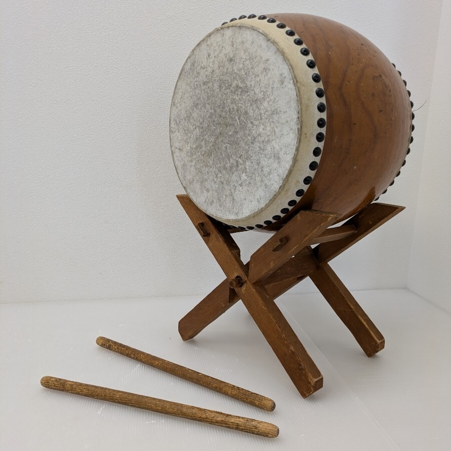 0428g2) 和太鼓 バチ 台座 セット 和楽器 打楽器 長胴太鼓 楽器 器材