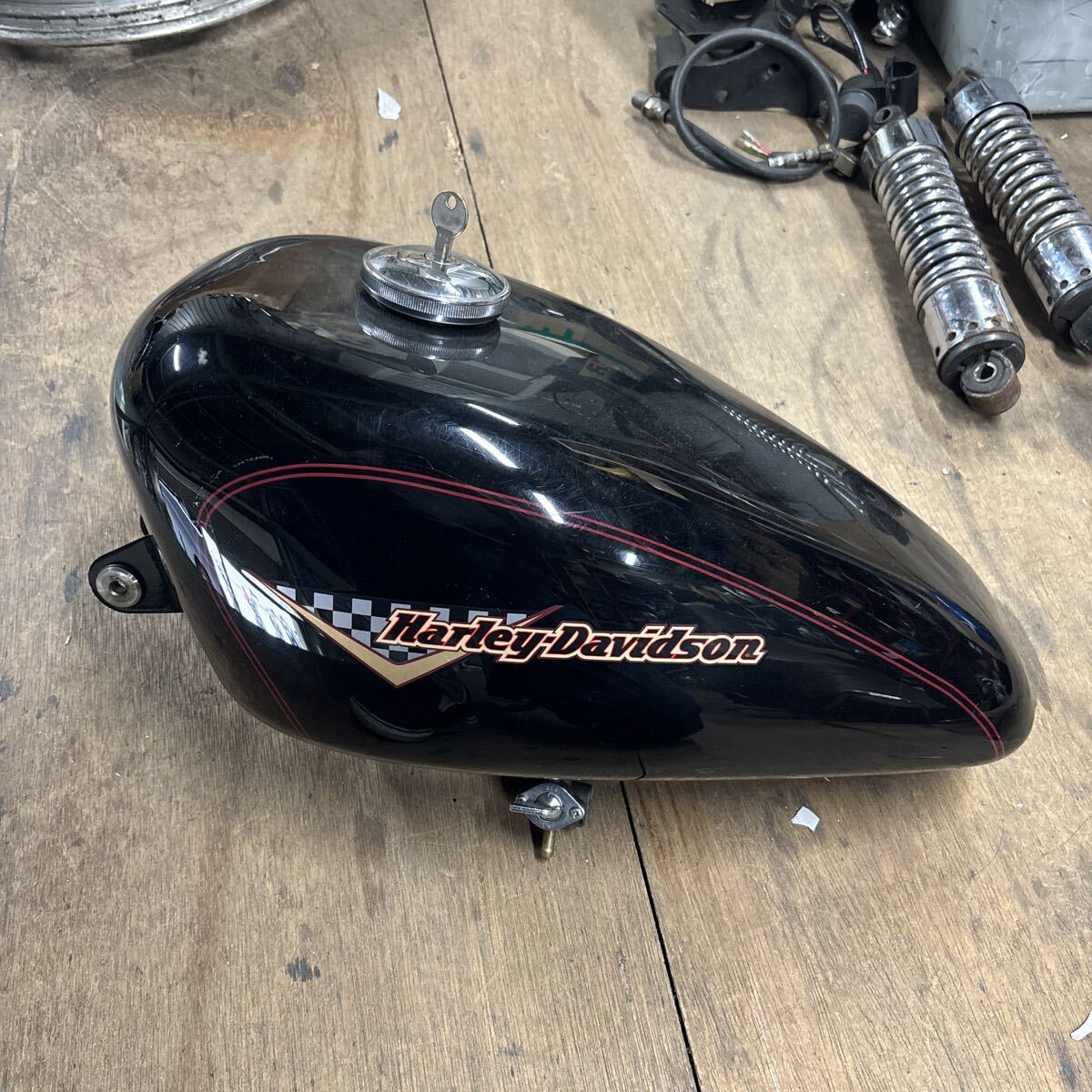 スポーツスター XL1200Sガソリンタンク ハーレー フューエルタンク