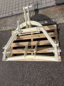 91 イセキ片培土取付金具ヒッチ　トラクターロータリー用　中古画像現状 91 イセキ片培土取付金具ヒッチ トラクターロータリー用 中古画像現状