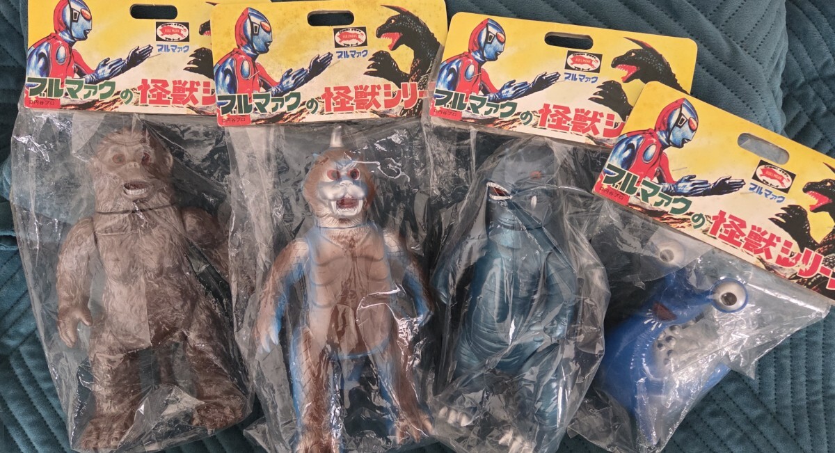 ビリケン商会　非売品　ウルトラマン　ナメゴン　透明フィギュア　激レア ソフビ ナメゴンの値段と価格推移は？｜31件の売買データからソフビ