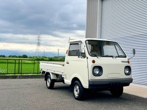 ポーターキャブの紹介書と整備書の2冊 ピグマリオン監修『あたまの