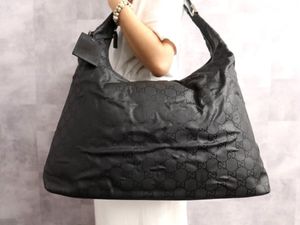 グッチ ナイロン ショルダーバッグの値段と価格推移は？｜47件の売買