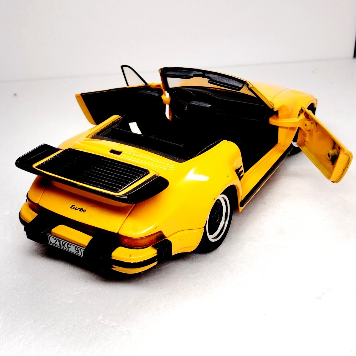 911ターボフラットノーズの値段と価格推移は？｜2件の売買データから