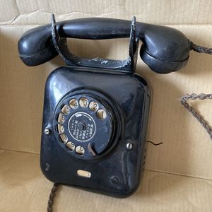 黒電話の値段と価格推移は？｜117件の売買データから黒電話の価値が