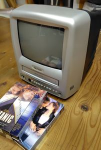14型テレビの値段と価格推移は？｜3件の売買データから14型テレビの