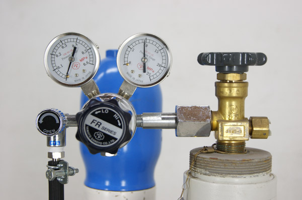 太陽日酸 G3純酸素ボンベ2本セット 14 7mpaカート付 75p23 ボンベ 売買されたオークション情報 Yahooの商品情報をアーカイブ公開 オークファン Aucfan Com