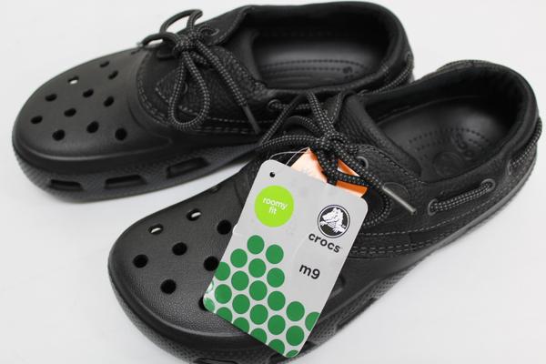 10☆クロックスcrocsサンダル[islandersport-bla-11]黒①⑩(28.0cm以上 