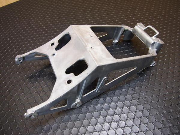 GSX-R600シートフレーム_シートレールK7/GSXR600(スズキ用)｜売買され 