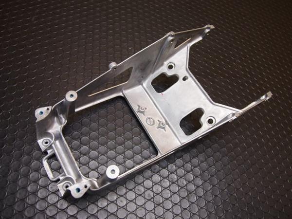 GSX-R600シートフレーム_シートレールK7/GSXR600(スズキ用)｜売買され 