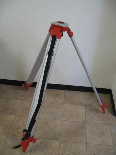 中古【STS】オートレベル OS-24 測量機器 三脚付き 工具 (測量、角度計 