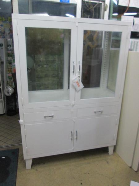 t卍医療用ガラス棚 　白い棚　多目的棚