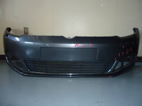 ゴルフトゥーラン　フロントバンパー　グレー