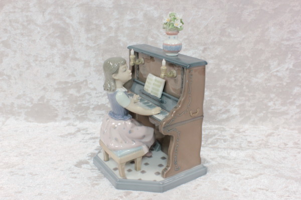 ○リヤドロ Lladro ピアノのレッスン 箱付き○中古(洋風)｜売買された