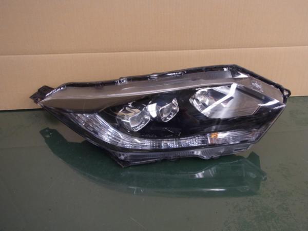 2080141♪ ヴェゼル ハイブリッド　RU3/RU4　右ライト　LED