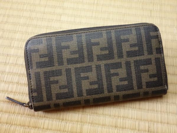 ★B447正規品フェンディラウンド長財布札入ズッカ柄ブラウン