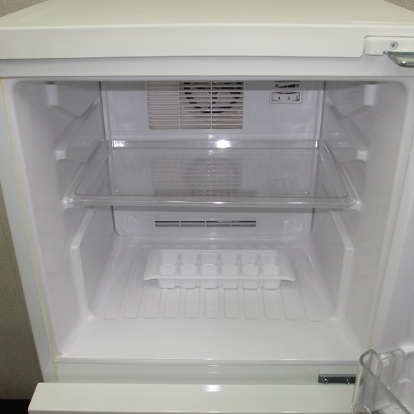送料割引【無印良品-MUJI】チルドケース付き137L冷蔵庫(4R93477)