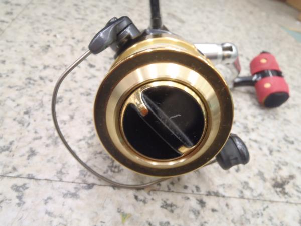 中古！ダイワのトーナメント4000S_4