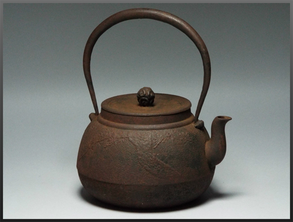 【静岡】516K 松と鶴の図入 大型 鉄瓶 無落款 茶道具 鉄器 約4kg