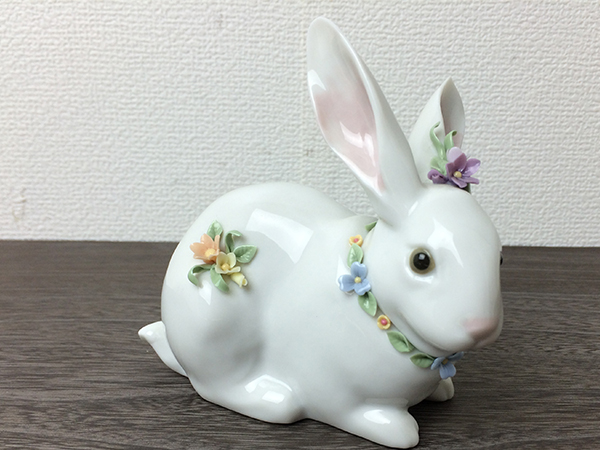 美品 リヤドロ 花飾りの白ウサギ 人形 陶磁 スペイン製 白