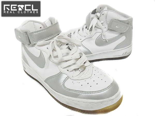 Nike ナイキ エアフォース1 スニーカー 白 銀 102 27 5 27 5cm 売買されたオークション情報 Yahooの商品情報をアーカイブ公開 オークファン Aucfan Com