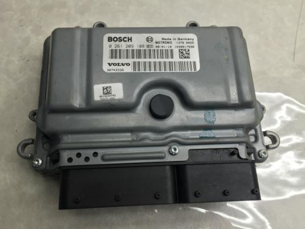 A704 BB5254W ボルボV70 B5254 エンジンコンピューター