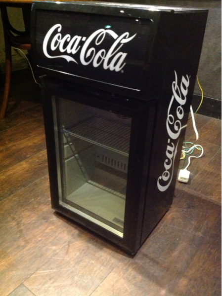 コカ・コーラ　ディスプレイ冷蔵庫 スーパーマーケット用の立て型飲料ディスプレイガラス扉コカ・コーラ