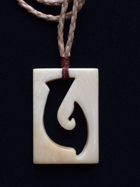 新作！ 高級 マッコウ 鯨 クジラ 歯 ボーンカービング Loco!