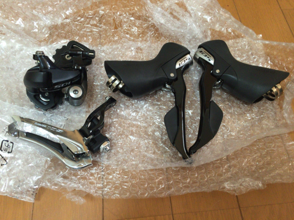 r5800 105 STi FD RDセット 新品】Shimano(シマノ)/5800/105/STI+FD+RDセット パーツ 自転車