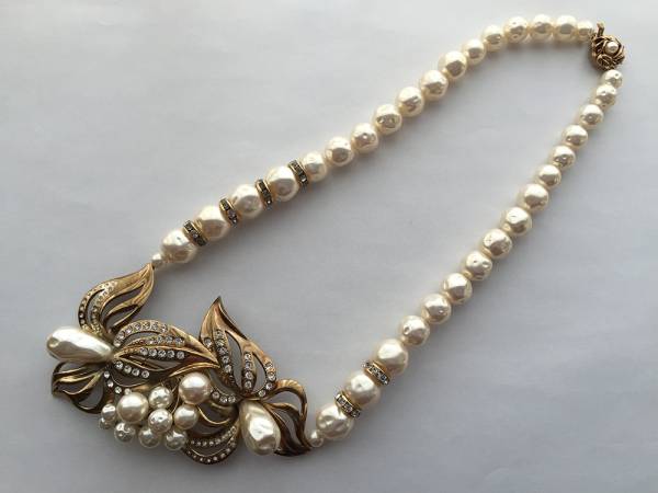 ヴィンテージ　豪華なフェイクパールのネックレス