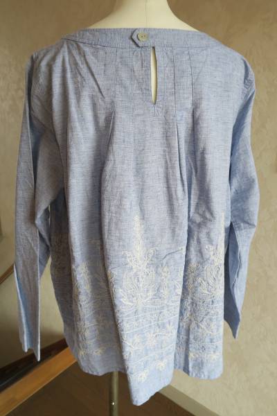 送料無料！フェリシモ▲サニークラウズ▲すそに刺繍トップス