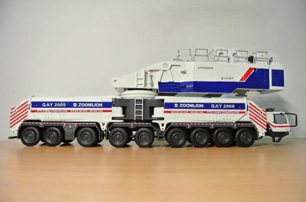 新品未開封 ZOOMLION 1/50 移動式クレーン QAY-2000(建設車両、作業車
