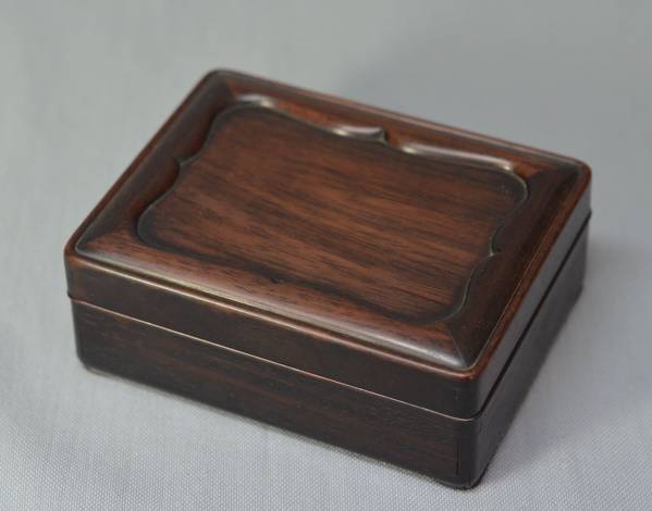 ■ 古い紫檀の小箱　唐木 煙草入、小物入れ　■