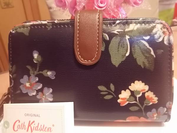 ☆キャスキッドソン　二つ折り財布　Kentish Rose 新品☆