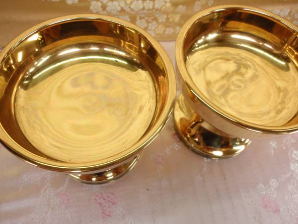 【信頼のヤフオク！実績１８年】☆京都製 駒印 メッキ前具仏器一対 皿径9.5cm 国産品
