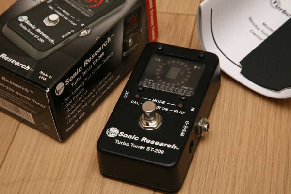 コードの響きが違う高精度チューナー！Sonic Research ST-200