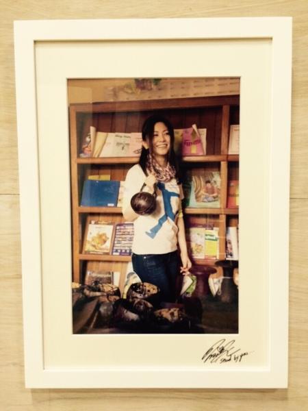 カンボジアプロジェクト】倉木麻衣サイン入り写真4 rfp1003(倉木麻衣