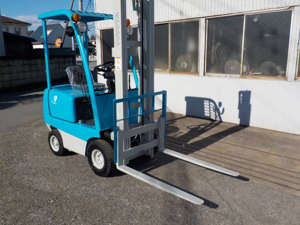 ☆トヨタ　エンジンフォークリフト　プチ９　中古実働※ユンボ☆